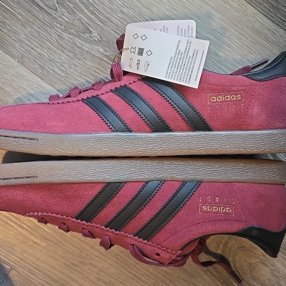 Mens Adidas  STADT Burgundy With Black Strips Size 10 Brand New - Picture 2 of 6